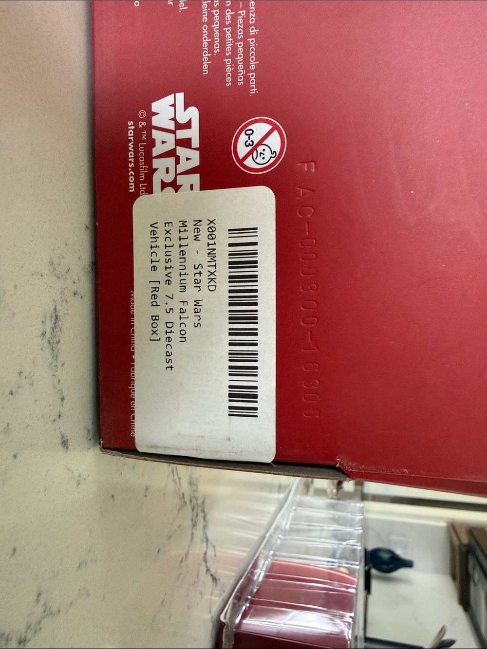 Star Wars Millennium Falcon Deluxe Die Cast Vehicle - Picture 3 of 3